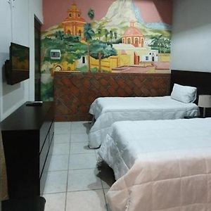 Habitación Económica con Cama King